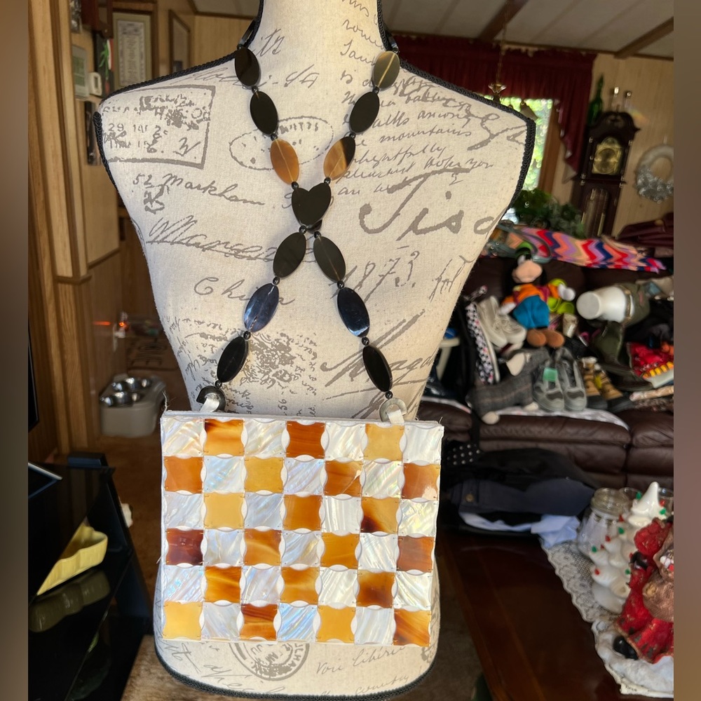 Vintage Mad Bags sea shell π and mother of pearl sewn squares shoulder purse. - Picture 10 of 17